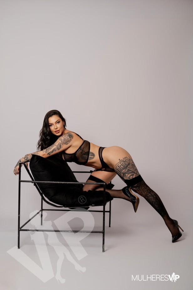 Acompanhante Alice 3