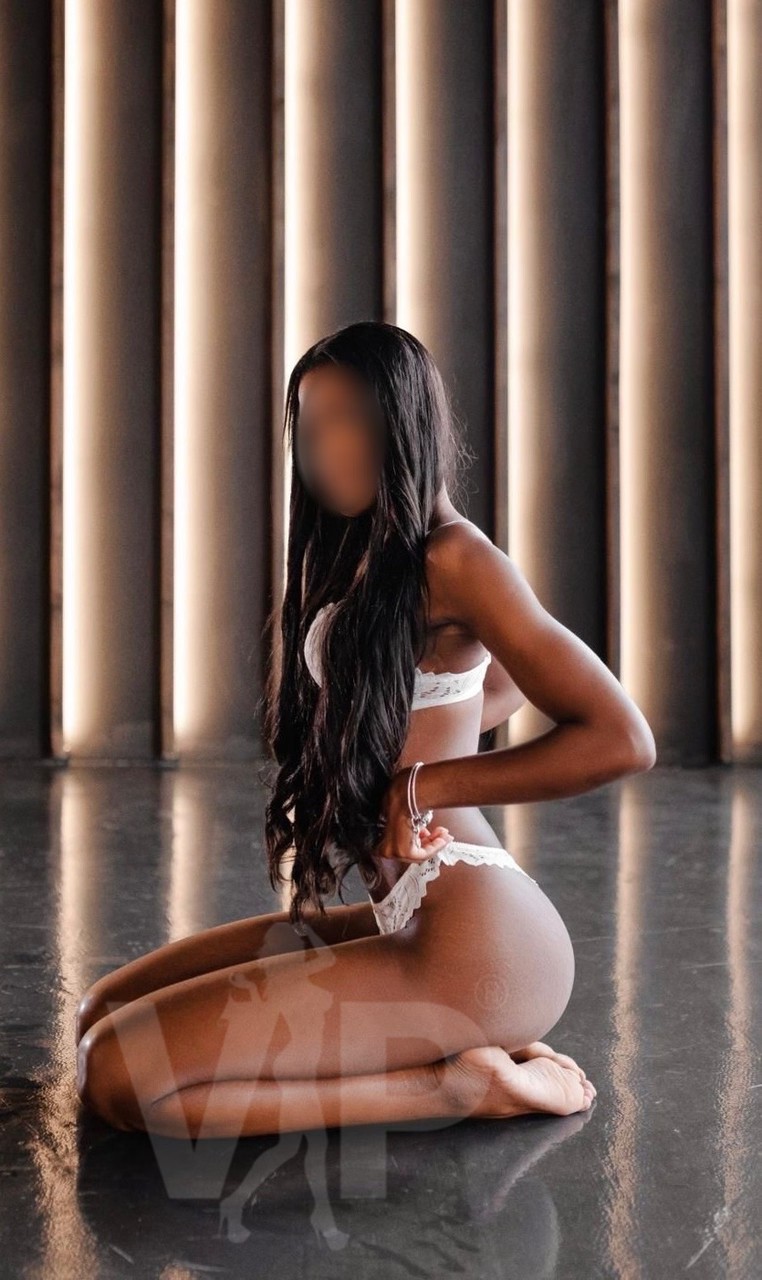 Acompanhante Zara Lura 5