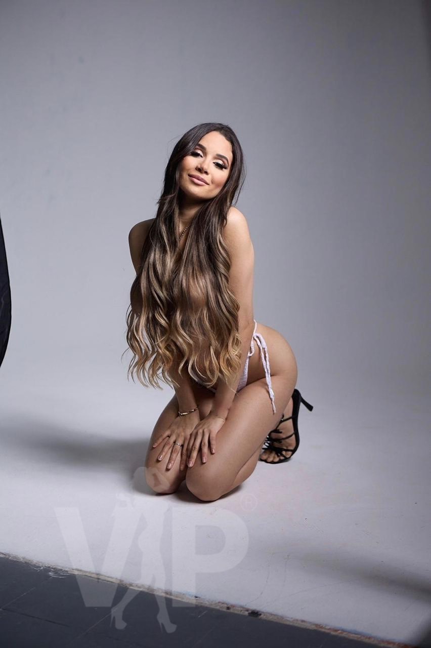 Escorte Júlia Mendes Photo 12